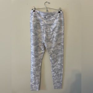 White Camo High Waist Leggings, Size L